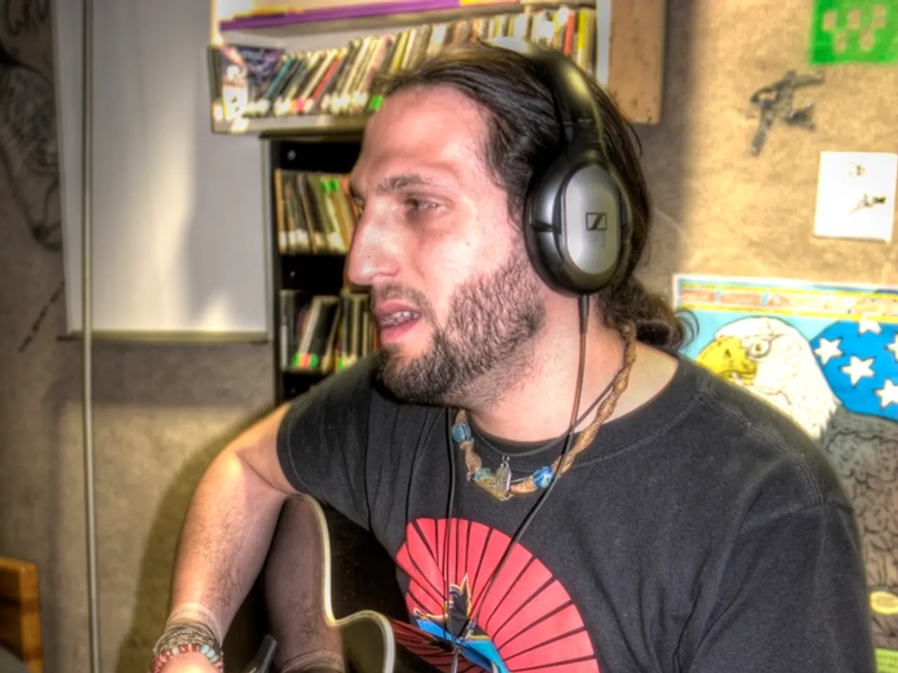 Experience significant savings! The acclaimed B&W 606 S3 speakers now available at a reduced price,...