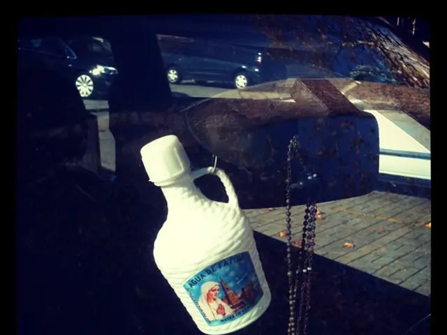 Luxury Beach Combination: Fiat Topolino Vilebrequin - A Perfect Blend of Automotive and Oceanic...