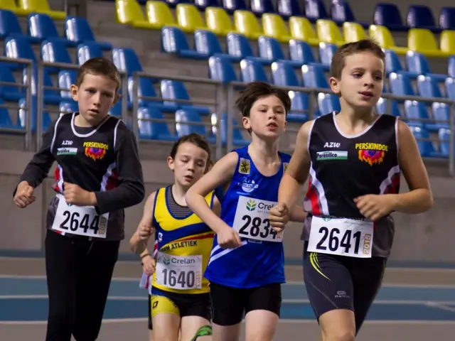 Jennifer Garner switches to a trendy, adaptable color of running shoes, and they are currently...