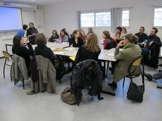 Uncovering Syumijinnkurabu: A Platform for Networking, Cooperation, and Nurturing Interests