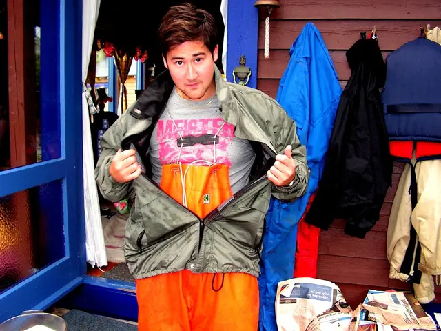 In rising external temperatures, internal temperatures decrease, leading to increased jacket usage.