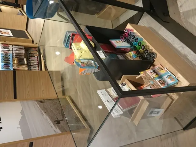 Build Your Own Rustic or Farmhouse Pallet Shelf