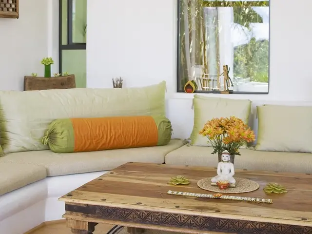 The Marshmallow Sofa's Unforeseen Ascension to Pop Art Notoriety - Uncovering Its Enduring Legacy