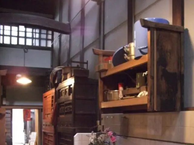 Quick Guide: Painting Clay Pots With Ease Through Stenciling