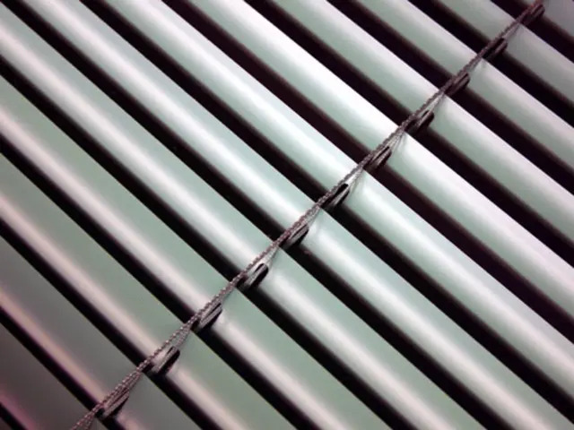 Durability of Double-Glazed Windows - Recognizing 4 Red Flags Indicating Potential Failure