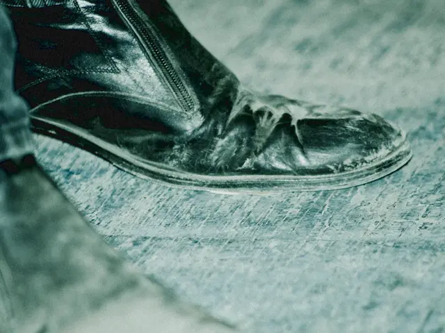 Prime Day sales offer significant discounts on waterproof walking shoes, but supplies are dwindling...