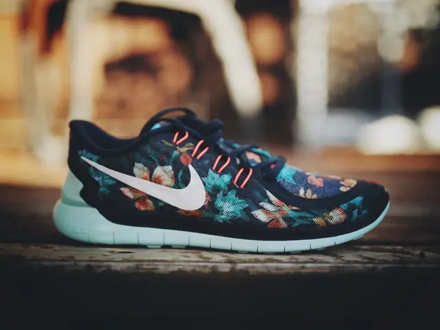 Speed enthusiasts! Grab the Saucony Endorphin Speed 4 while it's at its all-time low cost!