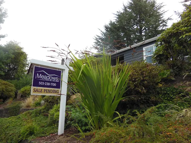 Examination of the Authentic Experiences of Moving into a Brand-New Home Construction