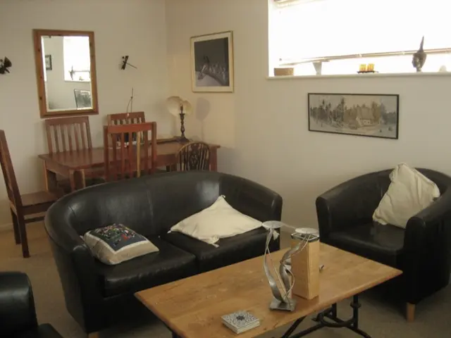 Moonbeam Lamp Favors Sparing Use of Leather in Its Design