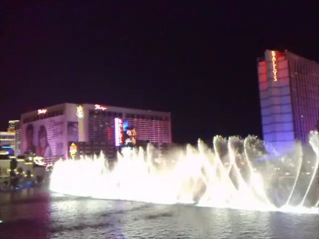 Urban Hydration Hubs: Complimentary H2O Stations Across the City Center