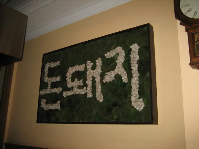 Antique Seth Thomas Cottage-Style Clock with Round Top Design