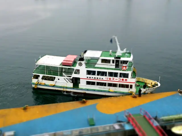 Historic Fishing Hub of Mumbai, Sassoon Dock, Braces for Rough Weather