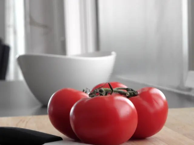 Top-Rated Serrated Blades Ideal for Tomato Cutting